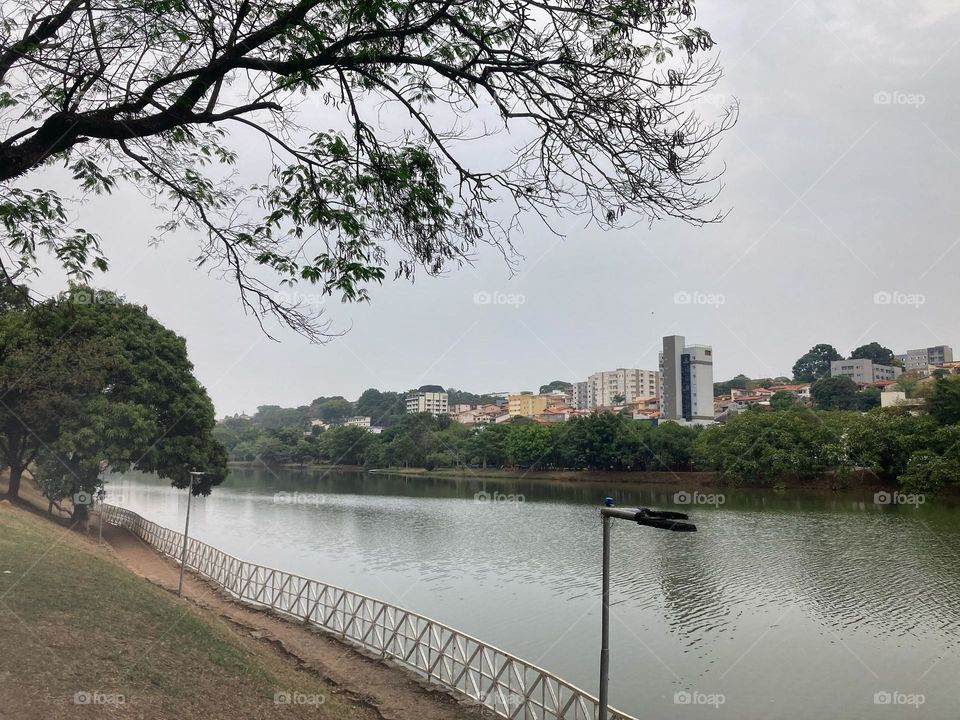 Olhe só o Lago do Taboão, na tarde nublada!
Ainda assim, está bonito!
📸
#FOTOGRAFIAéNOSSOhobby
#sky #céu #natureza #horizonte #fotografia #paisagem #landscapes #inspiração #mobgrafia #XôStress #nuvens #clouds #lago #lake