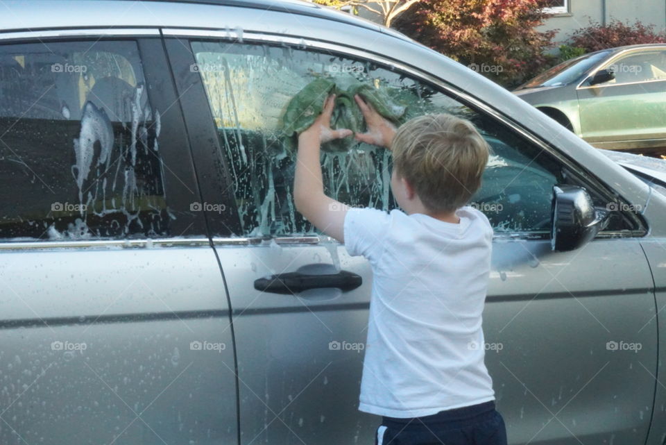 hand car washing