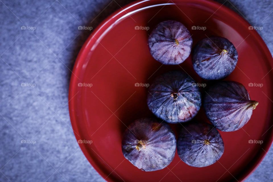 Figs on the plate