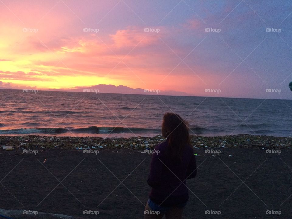 girl at the sunset beach

tansa cavite