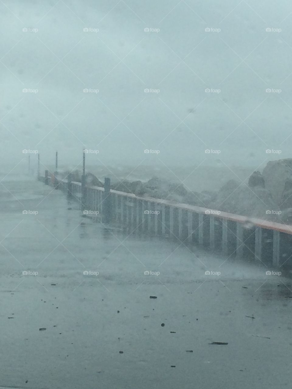 Erie storm hits pier. Storm of 2015 hits Lake Erie pier