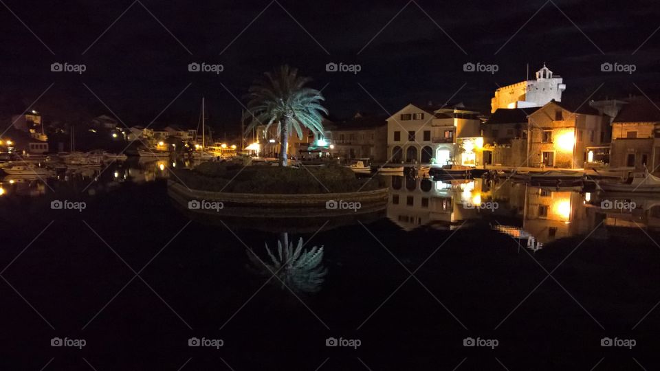 Vrboska at night#Croay