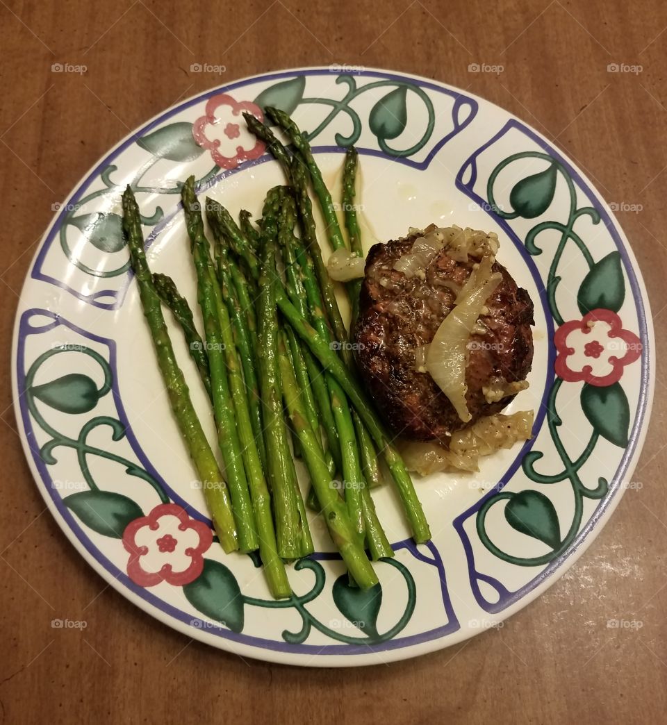 Smoked Filet Mignon & Asparagus