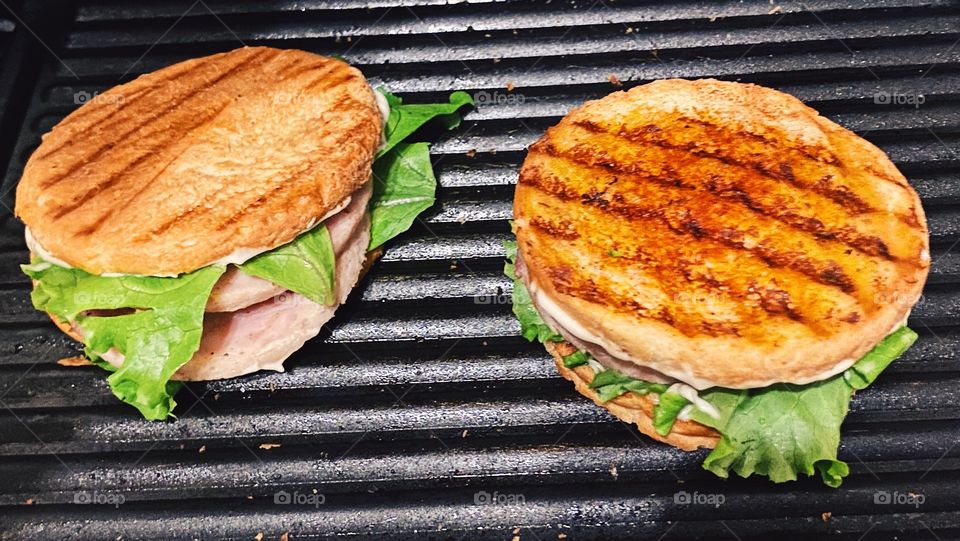 Cooking sandwich on grill