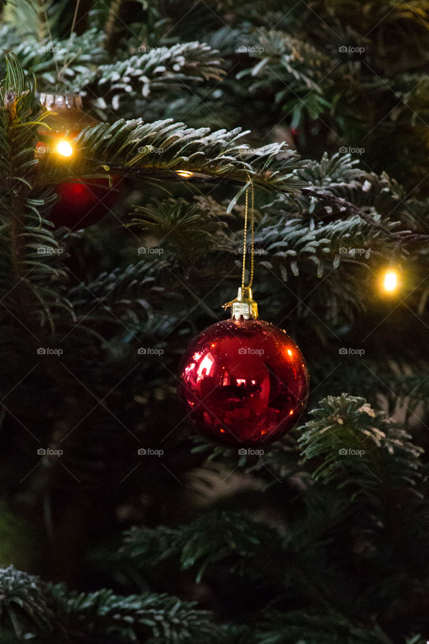 Decorated Christmas tree ornaments glass balls - jul julgran kulor 