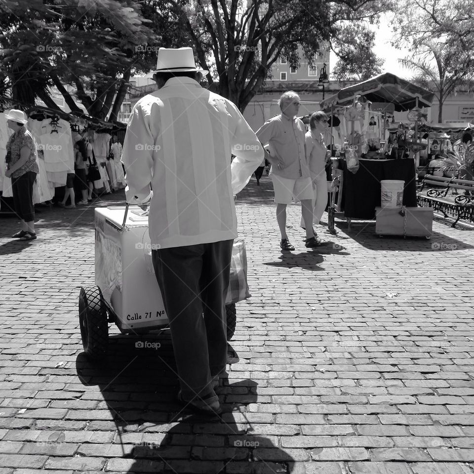 Merida,Yucatan,Mexico : Mayan descendant  from the Yucatan selling