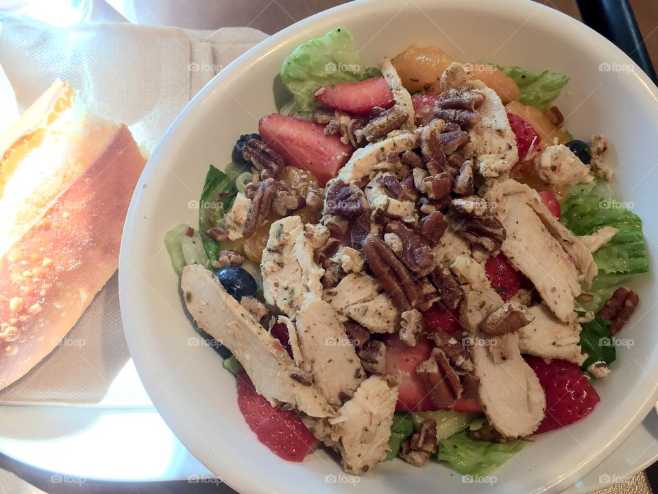 Salad and bread 