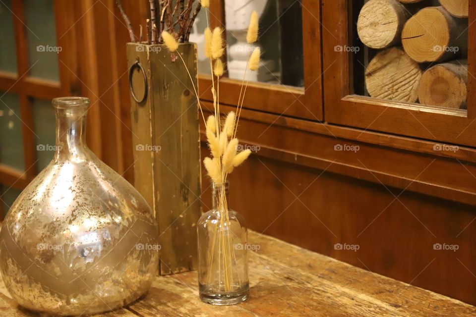 Dry flowers in a vase