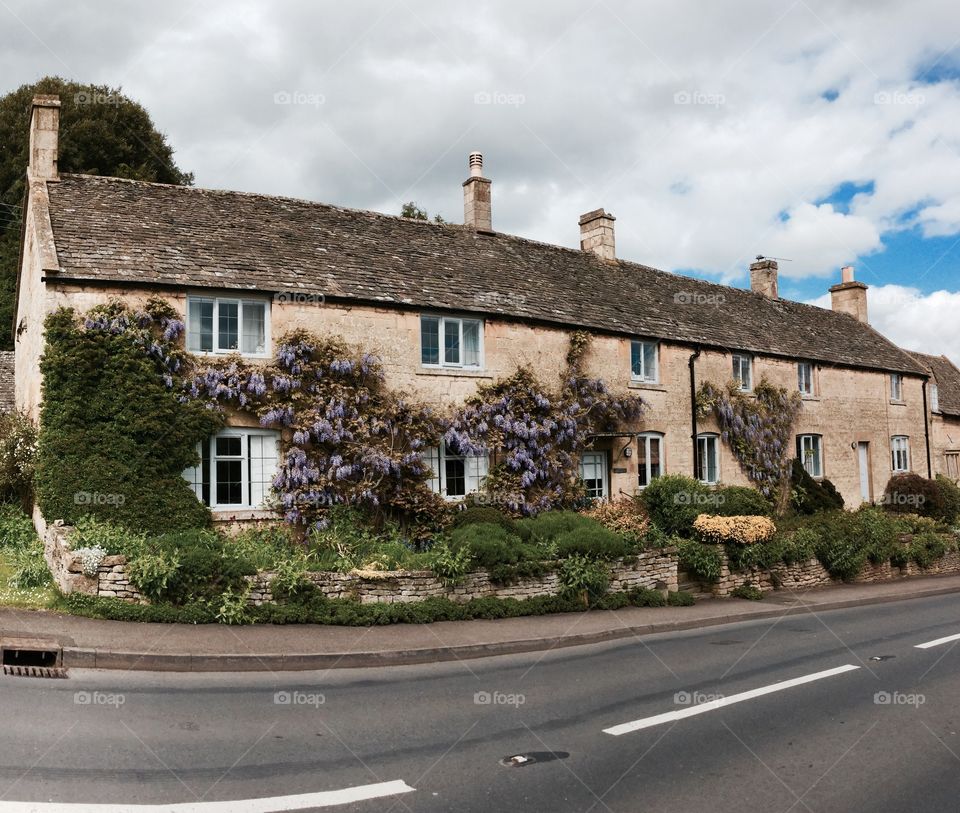 Village . Cotswolds 