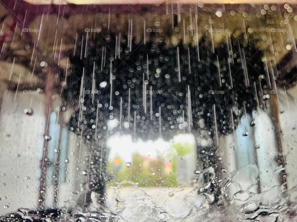Bokeh effect in the rinse cycle - progression through an automated car wash