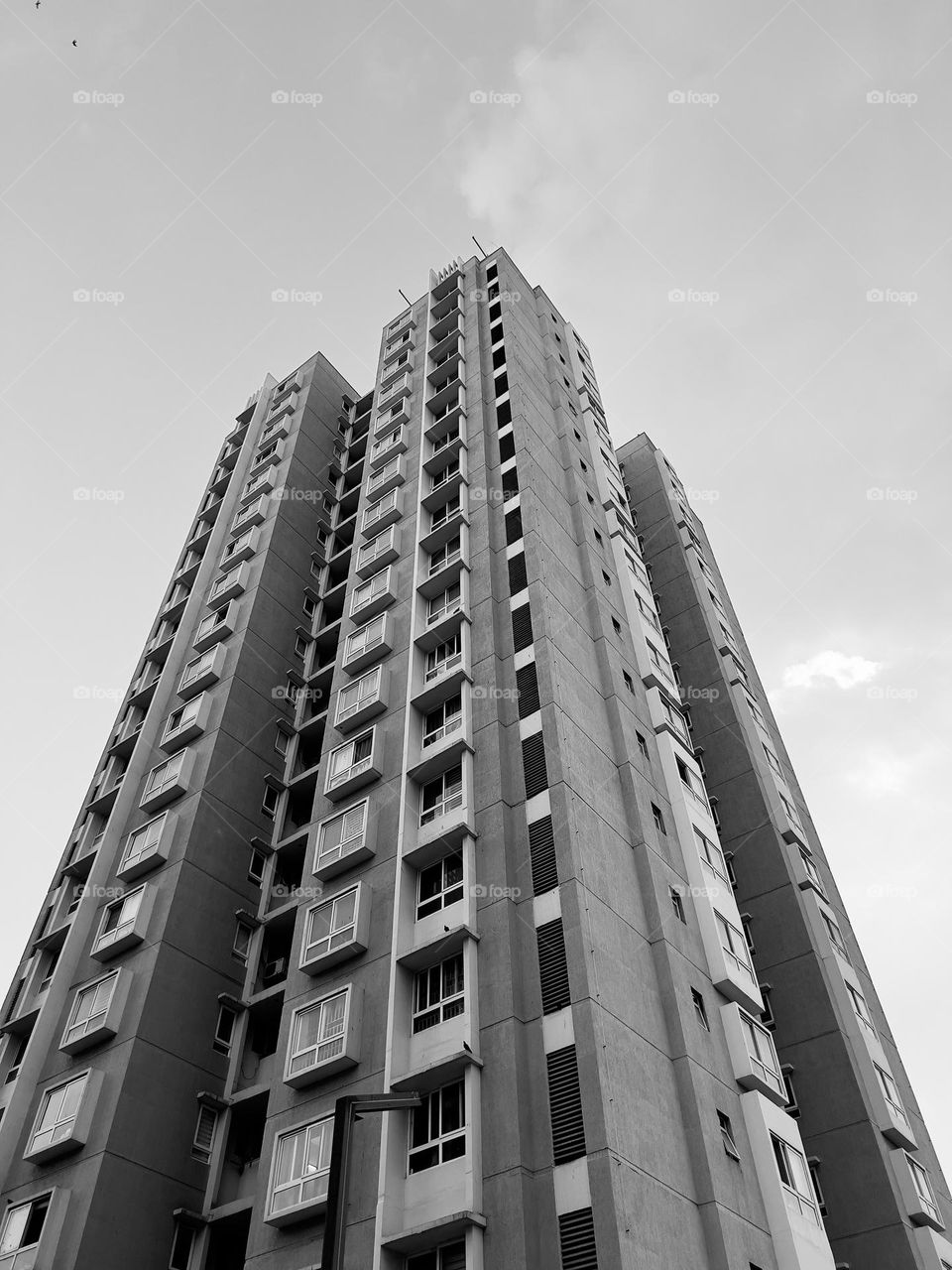 Single tall tower building 