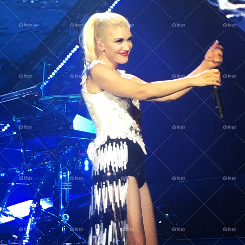 Gwen Stefani On Tour 