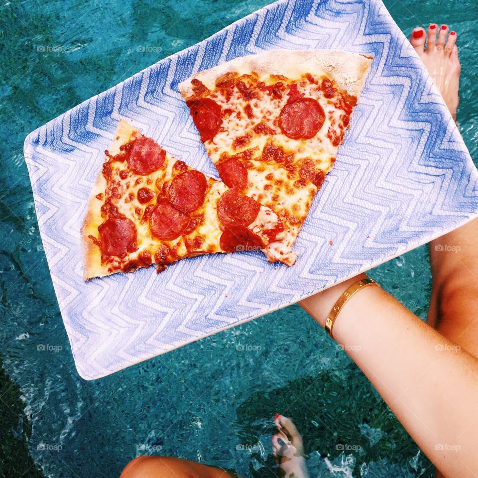 Pizza pool party