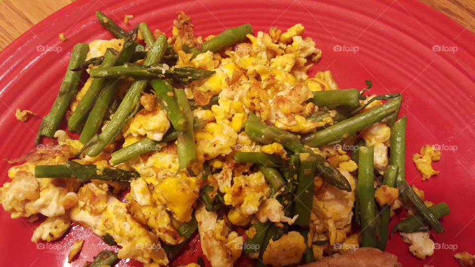 scrambled eggs and asparagus