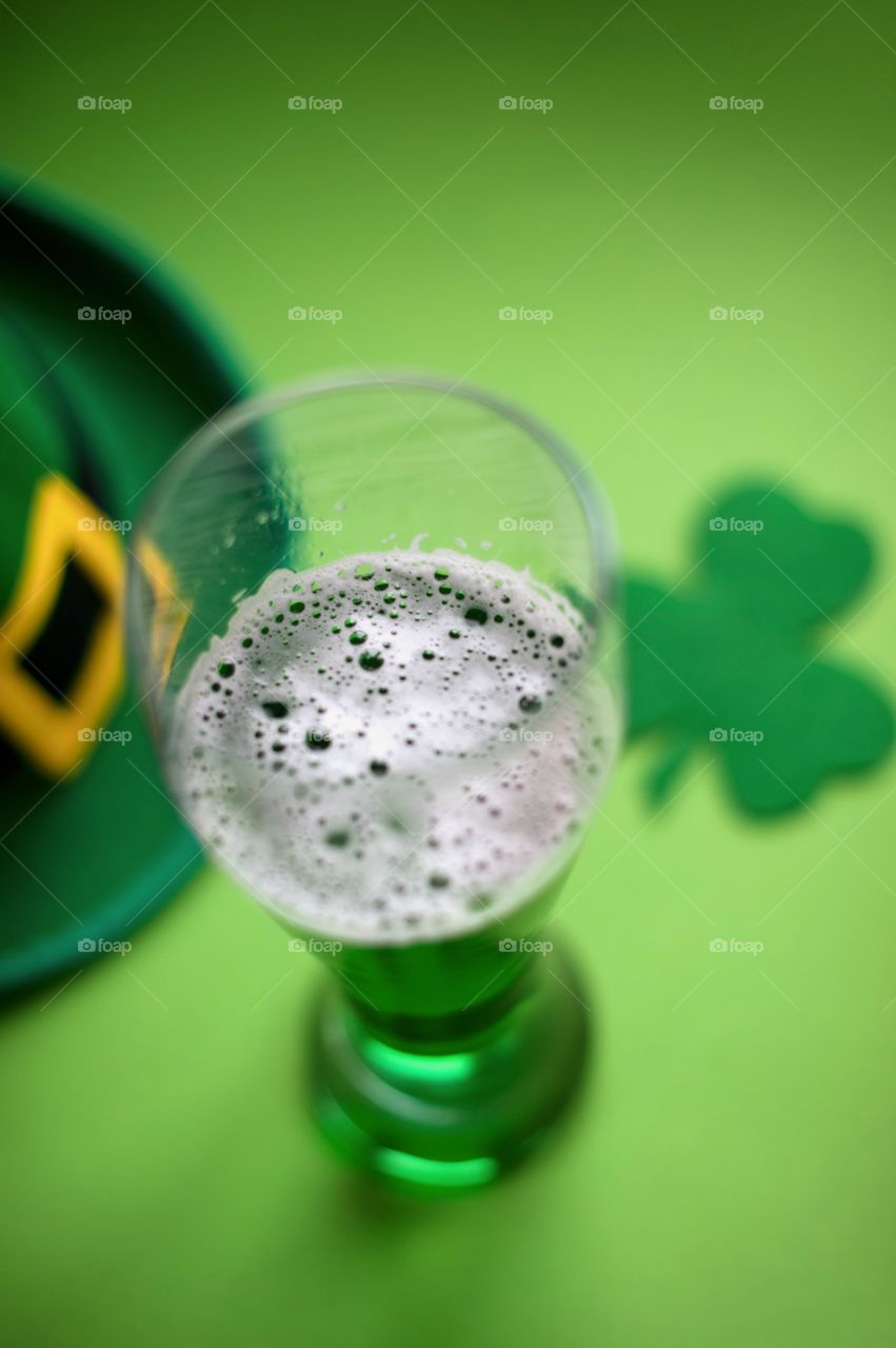 St. Patrick's day, green, leprechaun, beer, green beer, paraphernalia, Ireland, Irish, March 17, clover, lucky, luck, good luck, coins, wealth, hat, leprechaun, pot, confetti, holiday, Wallpaper, background, spectacles, carnival, karnavalnye glasses, green hat, celebration, parade, cocktail, drink, drinking, alcohol, Mixology, drink, top, minimal, festival, party, March, event, accessories, festival glasses, spring, deep green, green, grass, thematic, national, tradition, traditions, traditional, St. Patrick, Patricks, Saint Patrick, patricks, still life, symbol, 