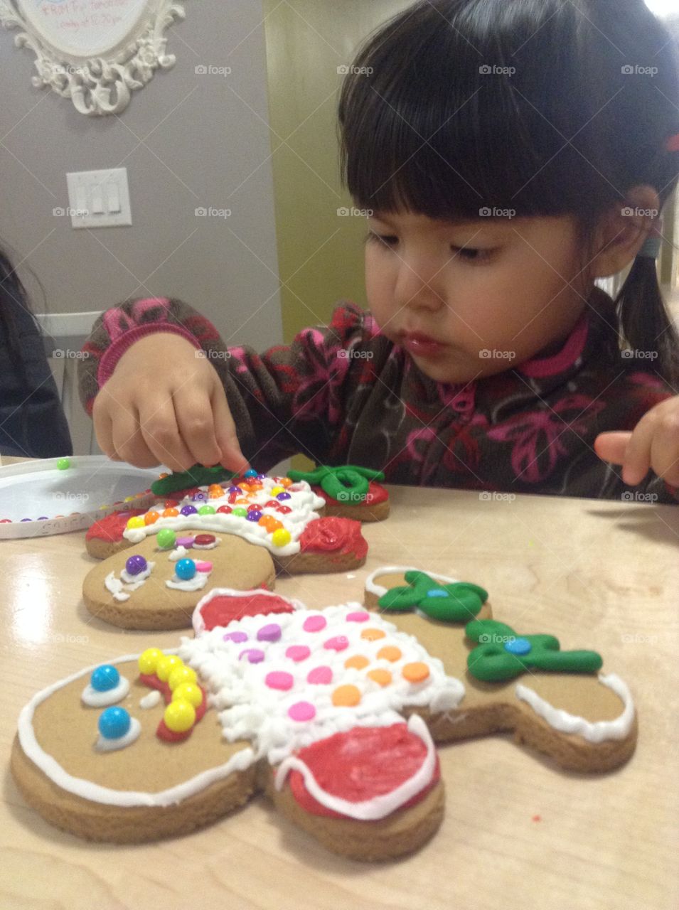 Making a gingerbread man