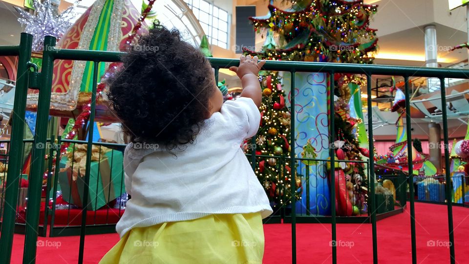 CHRISTMAS BABY IN THE MALL