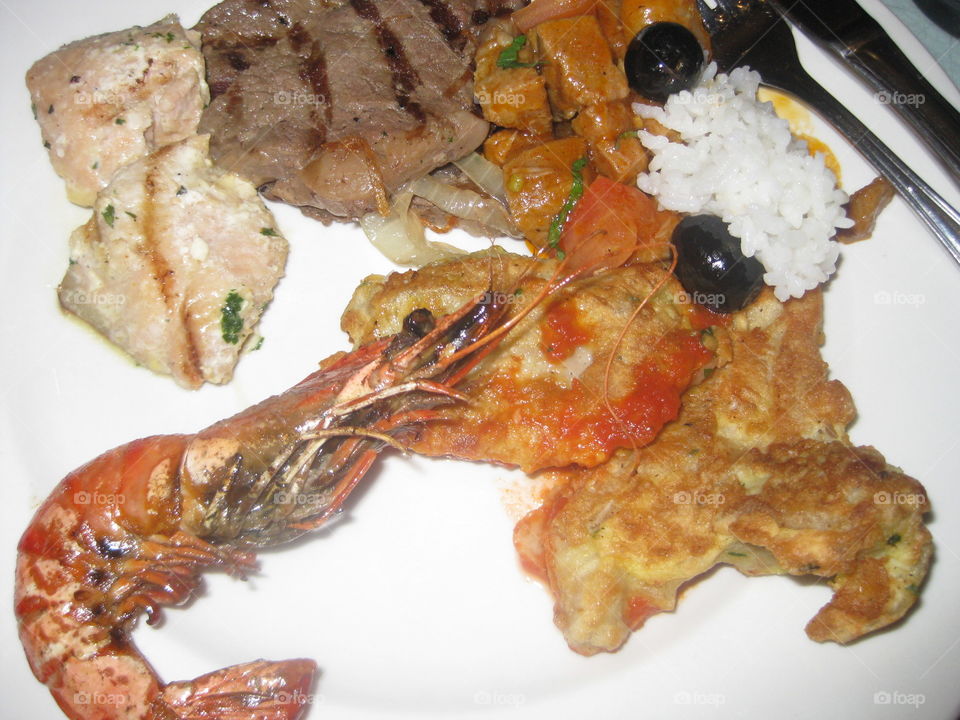 Seafood and beef steak