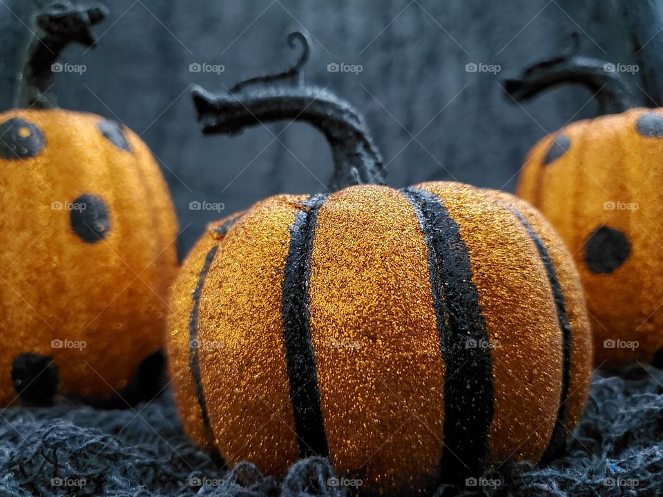 Glitter Halloween pumpkins