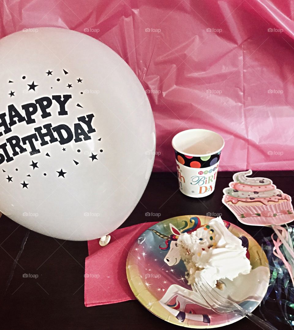 Kids party table with cake - unicorn theme 