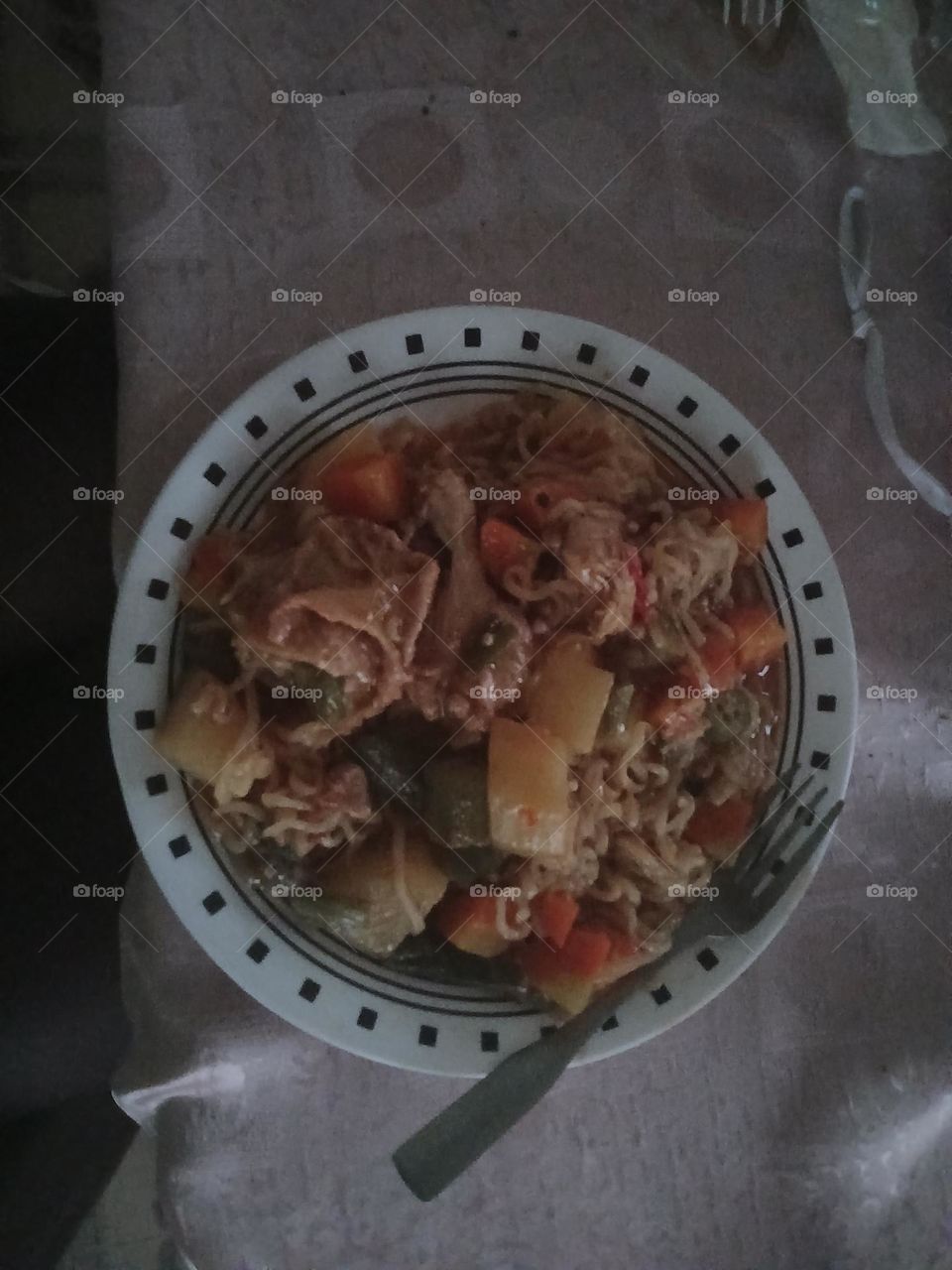 i personaly love to eat many deffrent kindsbof food because that is ware i found my happyness