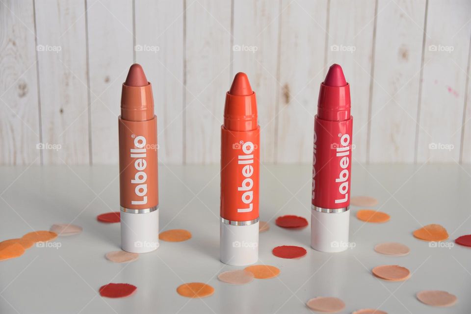 Colourful lipsticks labello 