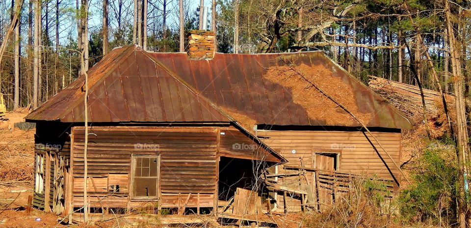 old abandoned home on a Georgia back road