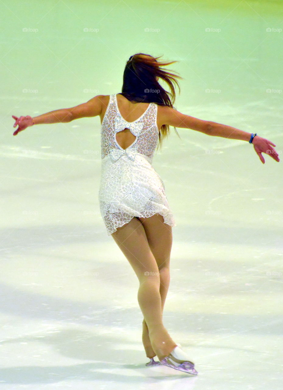 ice skating dancer