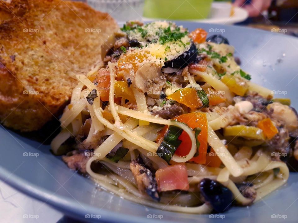 Pasta with bread