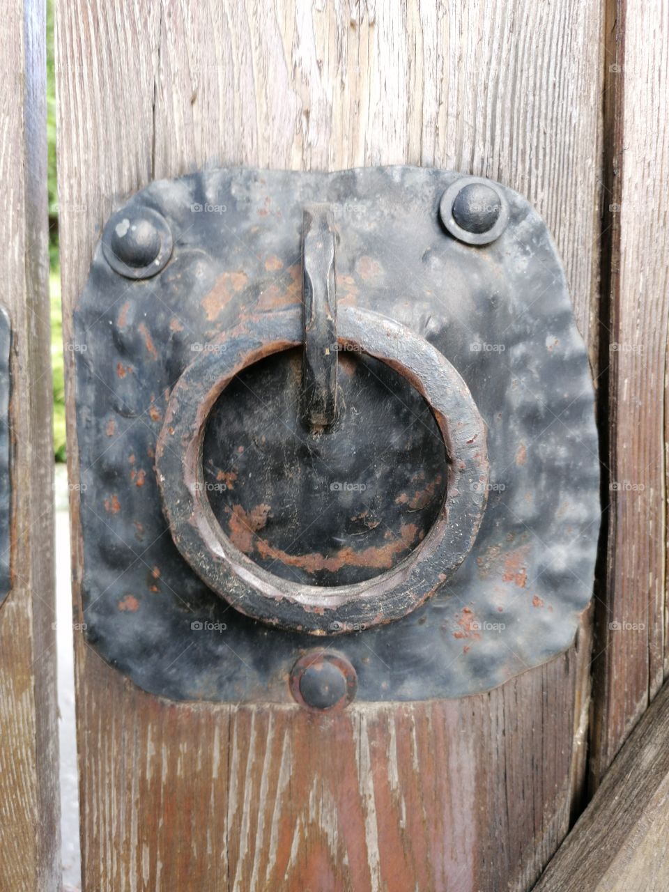 Rustic round handle