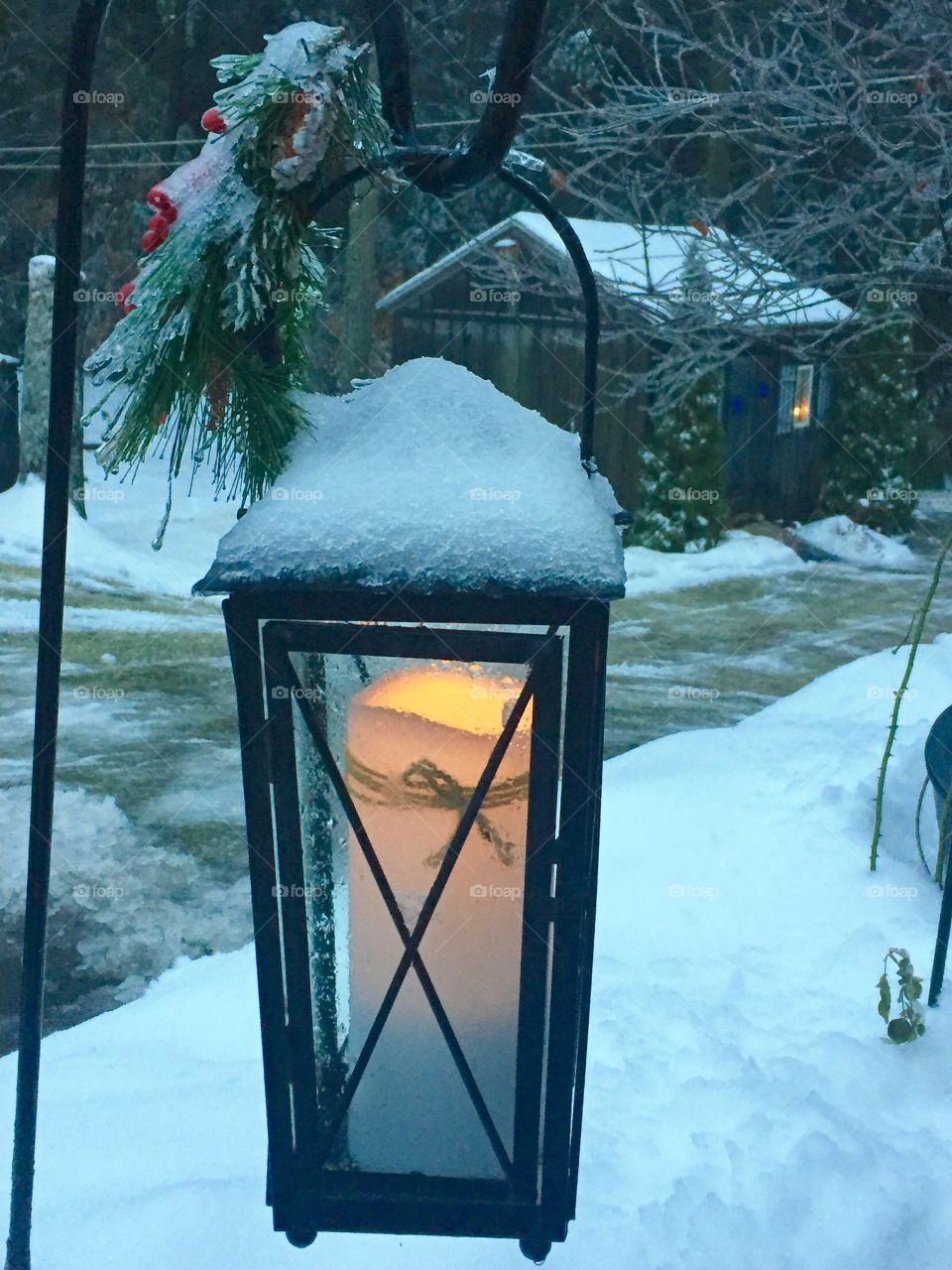 Christmas lantern Leads the way to home!