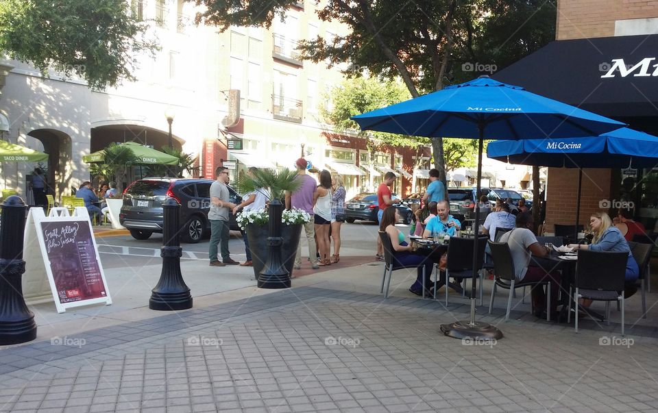 Eating Al Fresco