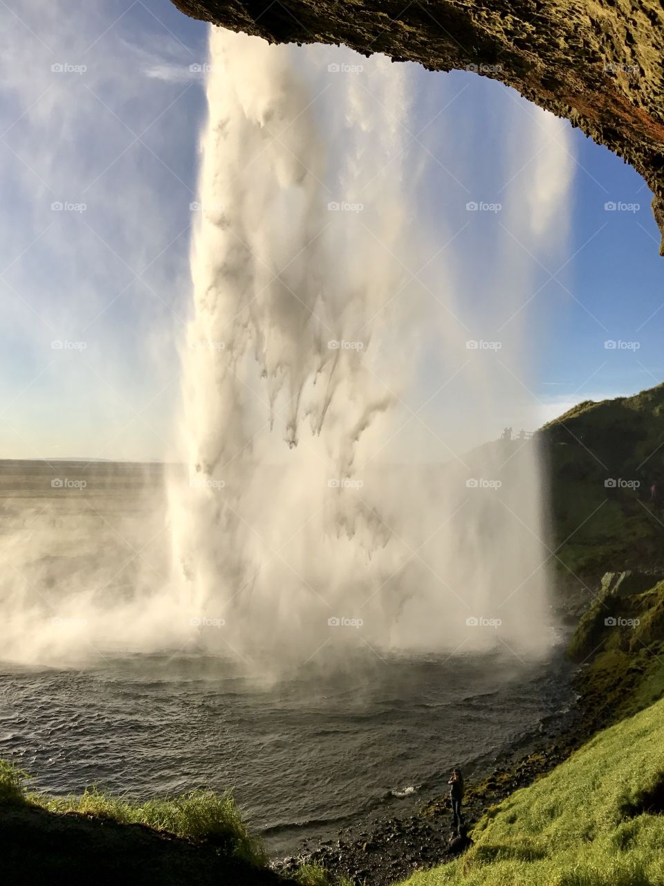 Seljalandsfoss - behind the waterfall