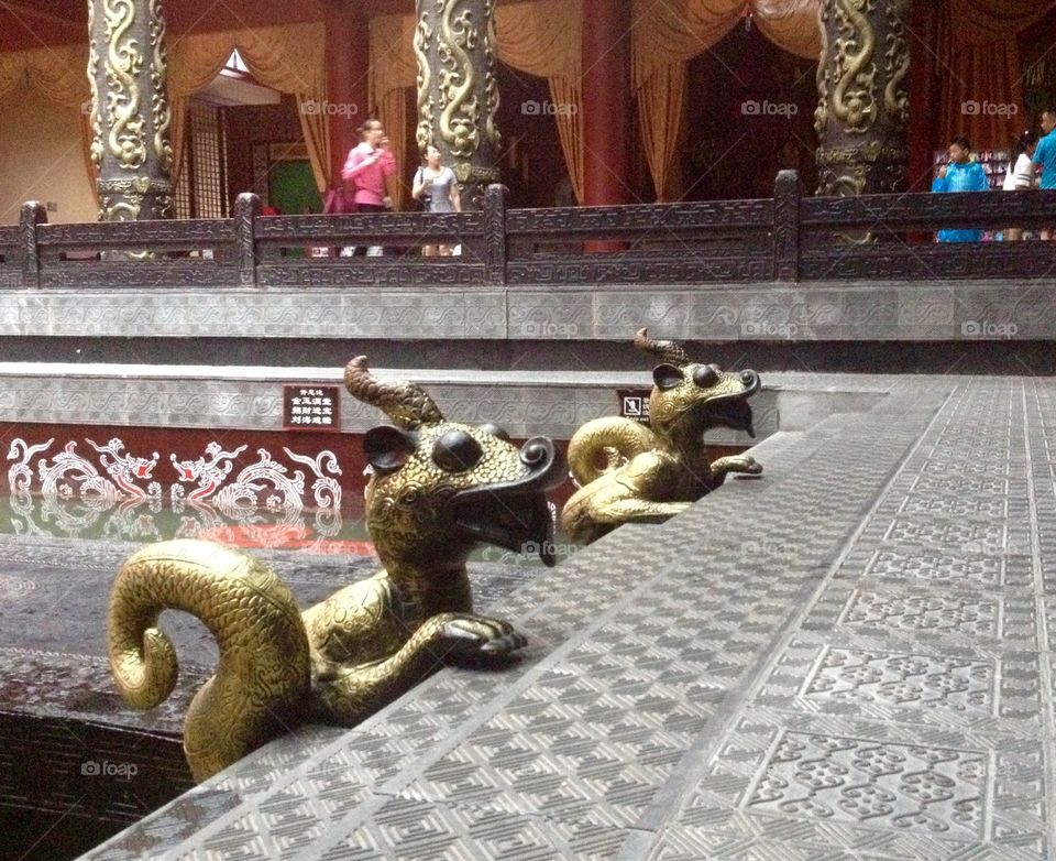 Dragons in Chinese palace