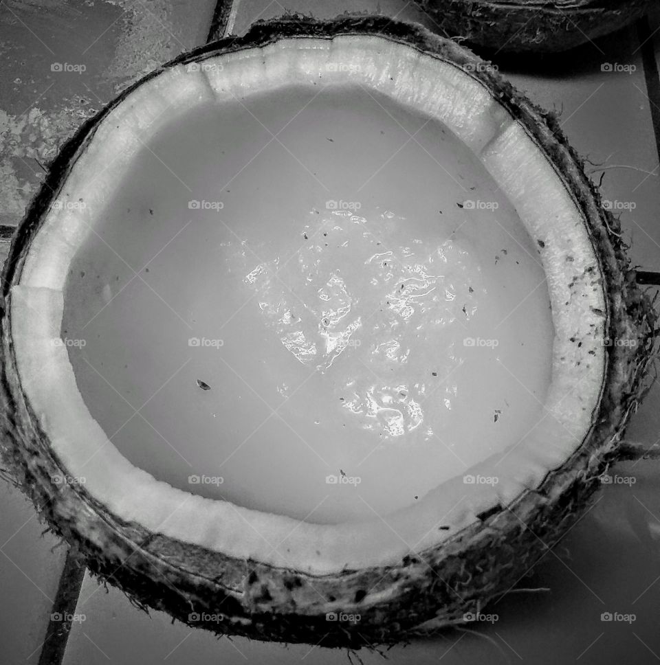 Coconut Black &White