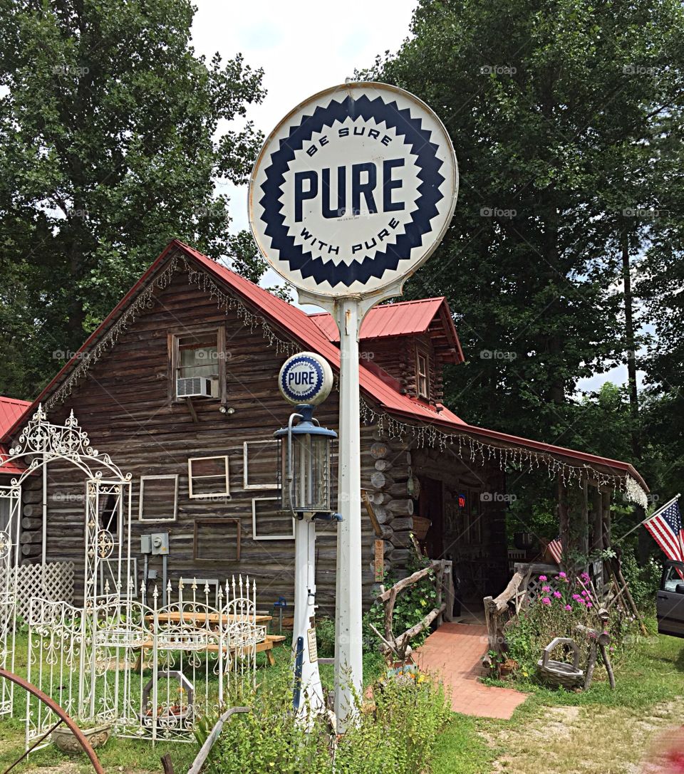  Old Pure Oil Sign & Gas Pump