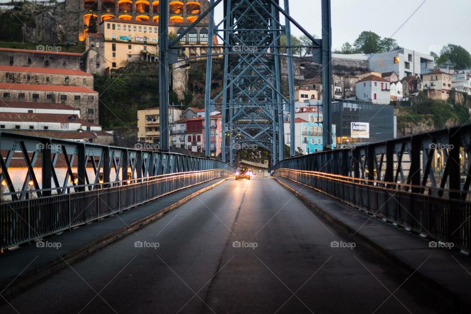Night on the bridge 