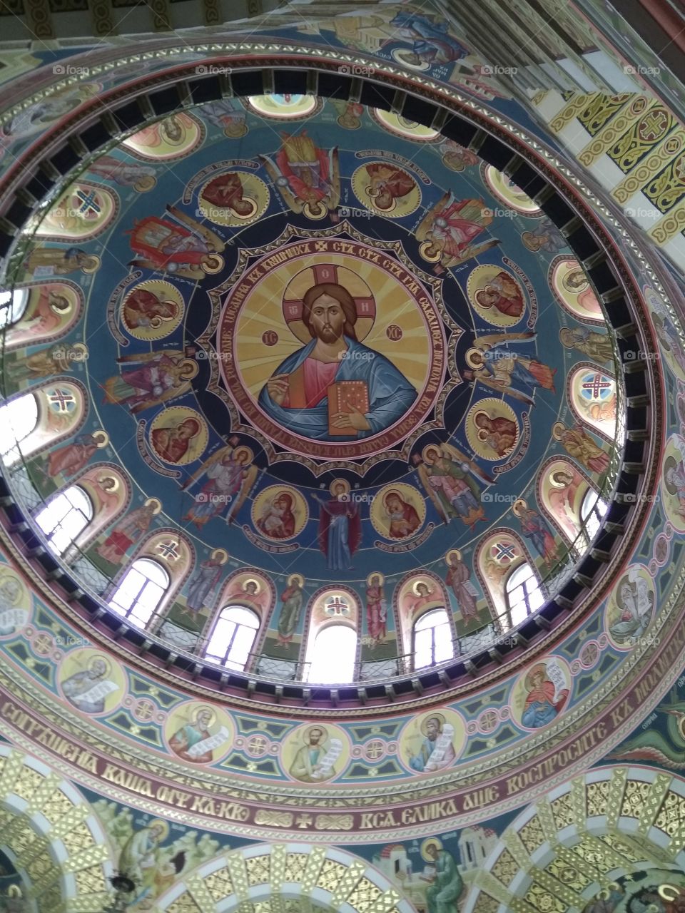 Роспись внутри купола православного храма