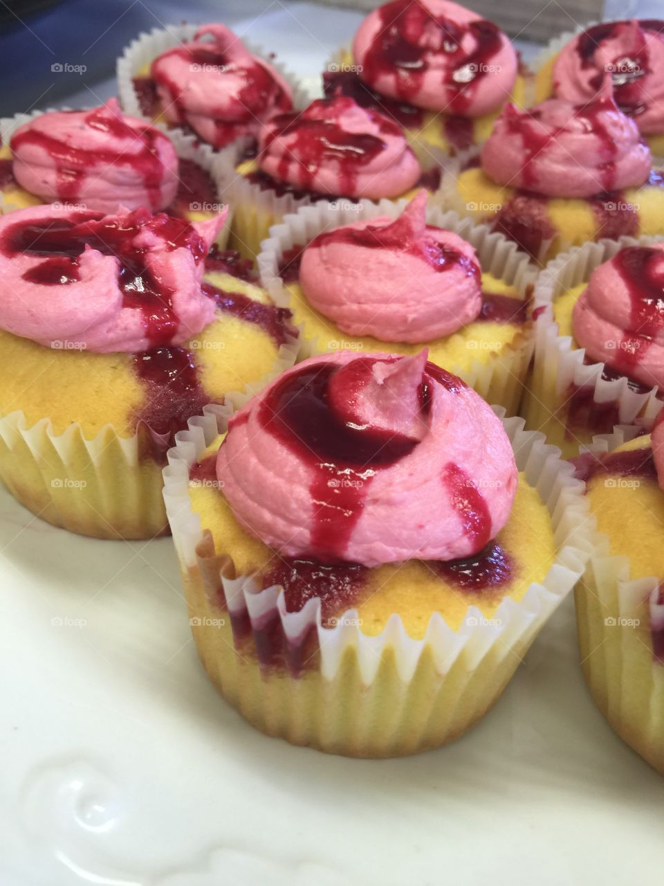 Lemon raspberry cupcakes 
