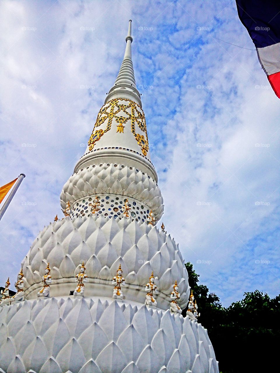 The pagoda. when looking up.....u will see the pagoda