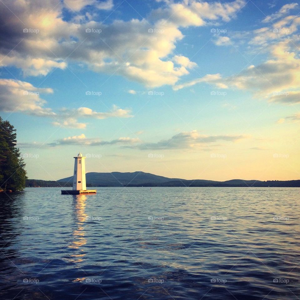 Lighthouse on the lake 