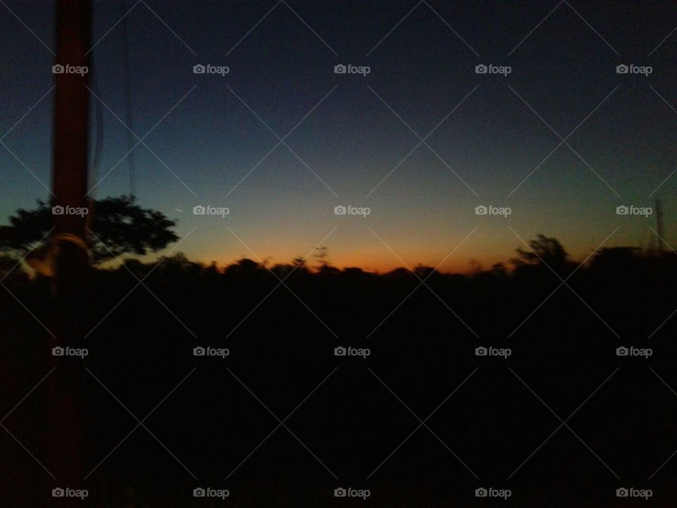 sambut senyuman mentari pagi dengan hati gembira yang penuh keceriaan dan diiringi semangat menggapai cita-cita. 