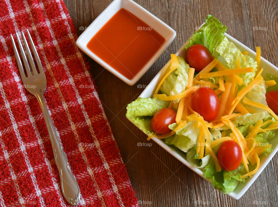 Crisp salad with cheese