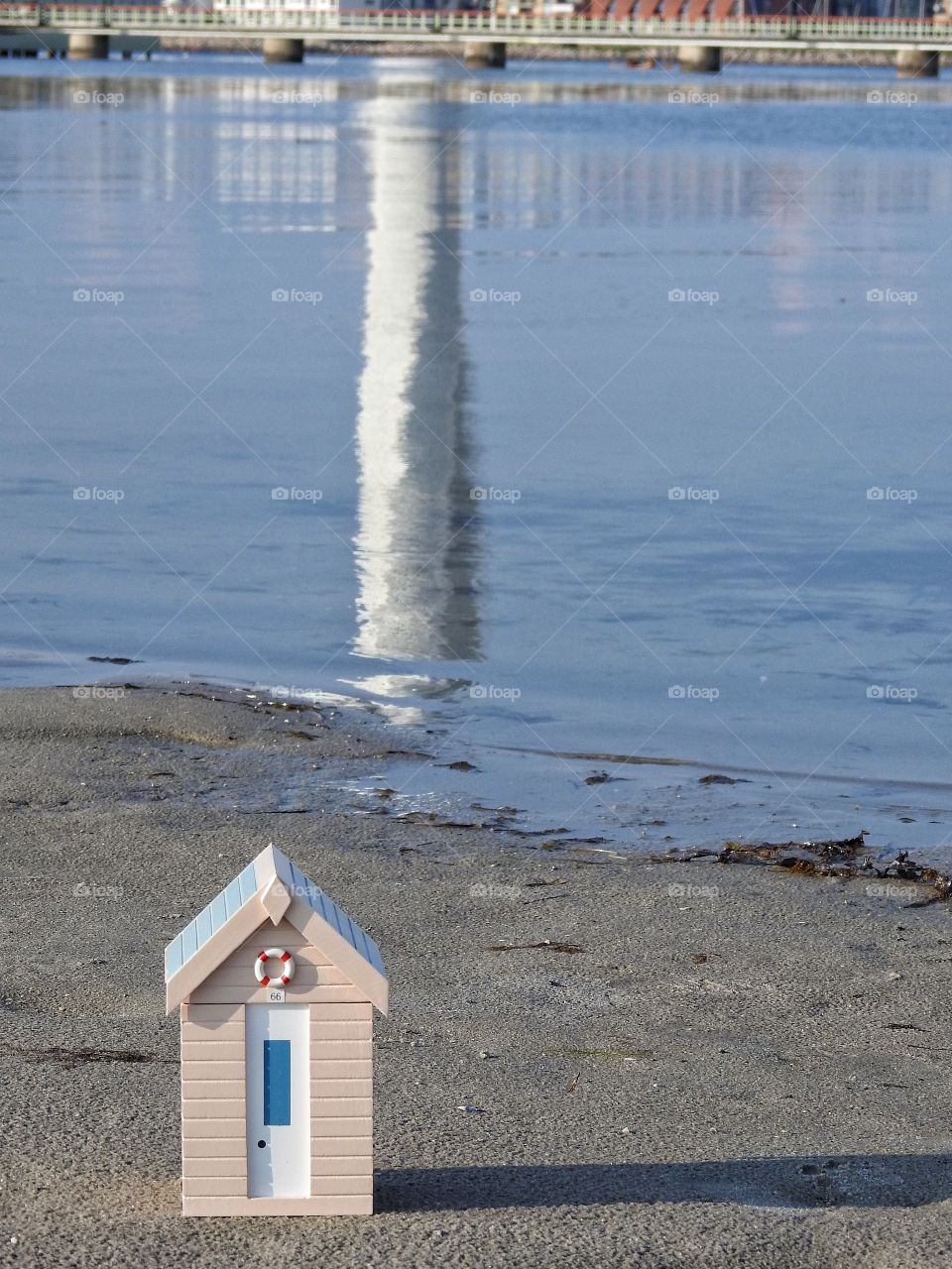 Beachhut with reflection