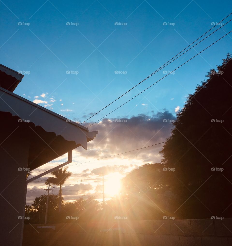 🌅Desperte, #Jundiaí. 
Que a jornada diária possa valer a pena!
🍃
#sol #sun #sky #céu #photo #nature #morning #alvorada #natureza #horizonte #fotografia #pictureoftheday #paisagem #inspiração #amanhecer #mobgraphy #mobgrafia #AmoJundiaí