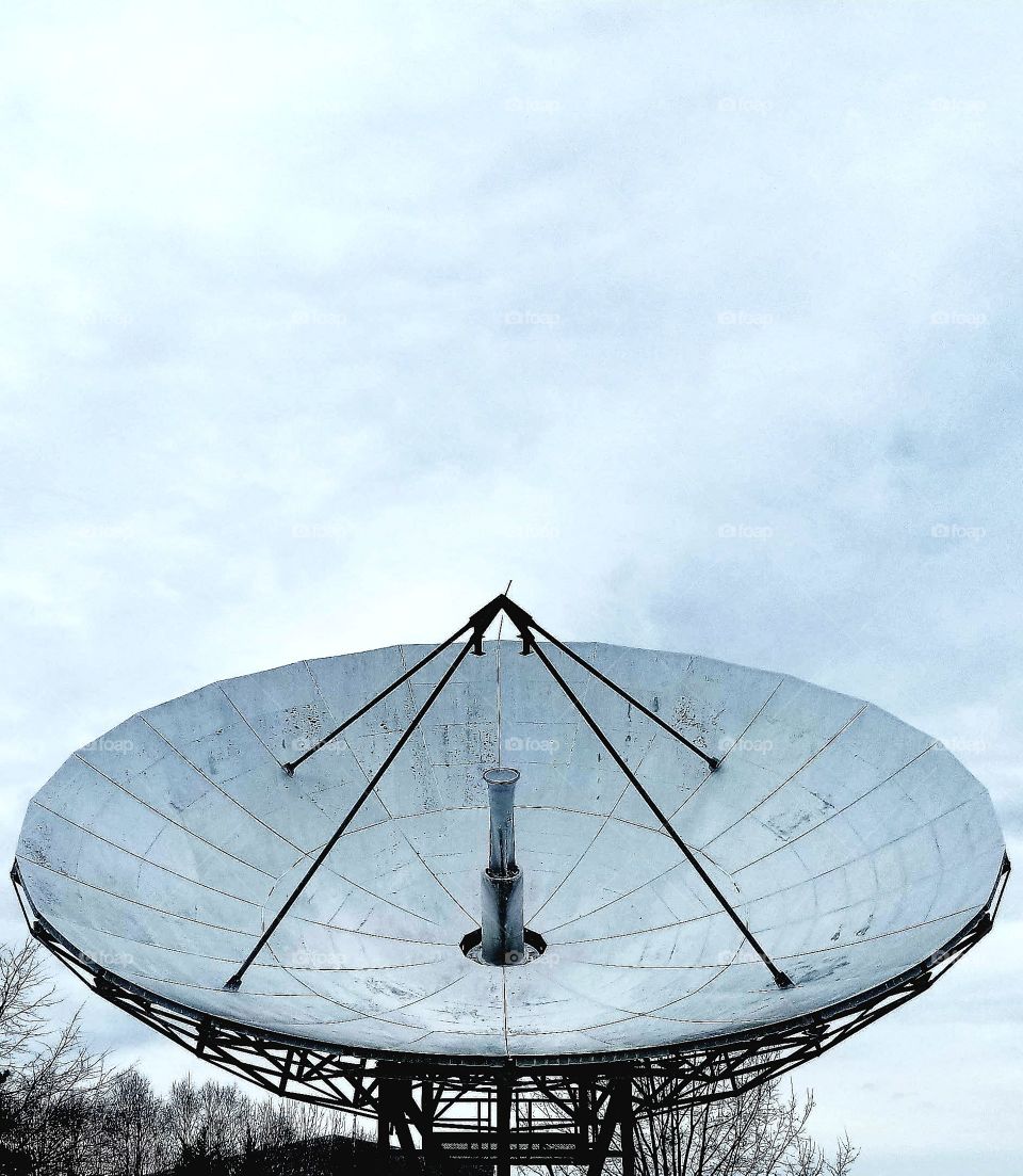 satellite earth antenna