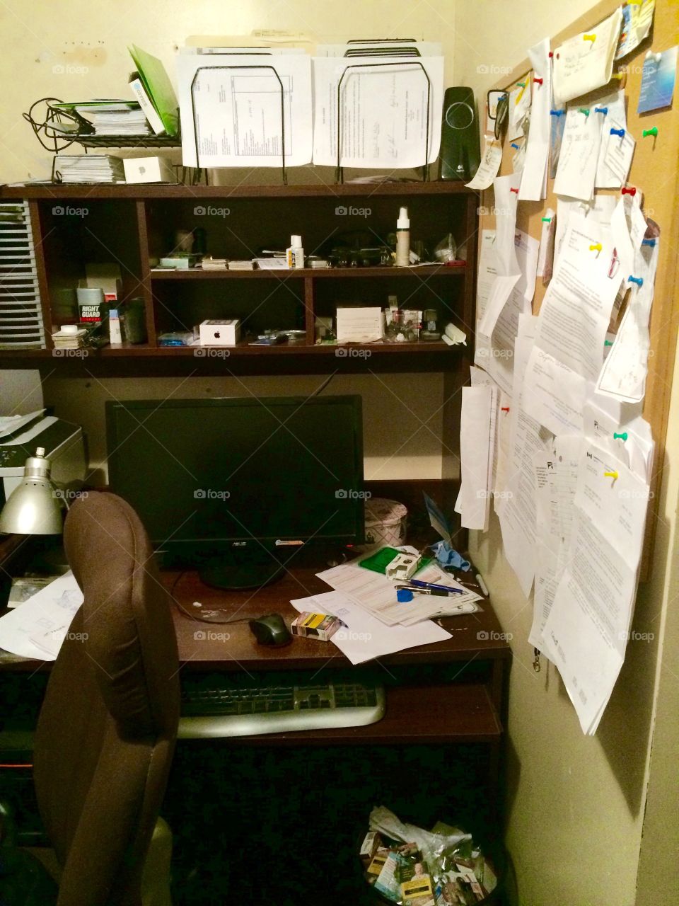 I'm a neat freak, so this office area drives me crazy. It belongs to a family member who admits to being " a bit " of a slob. I beg to differ. It kills me not to go in there to clean and organize this atrocity, however, I just shut the door and walk away, knowing it can't be seen!!