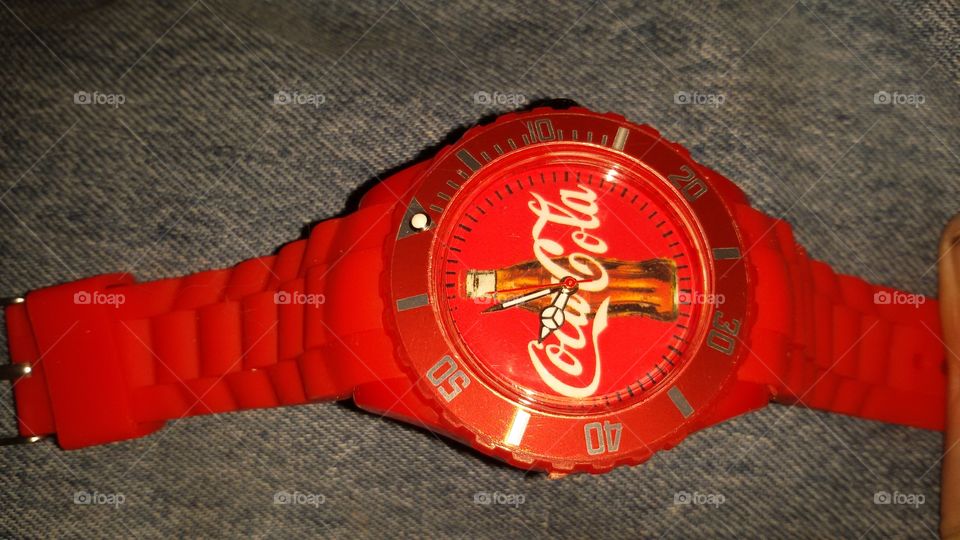 coke watch red cu