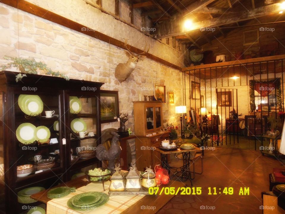 vintage gift shop 🏪. This gift shop used to be the young County jail before being turned in to a gift shop 🏪