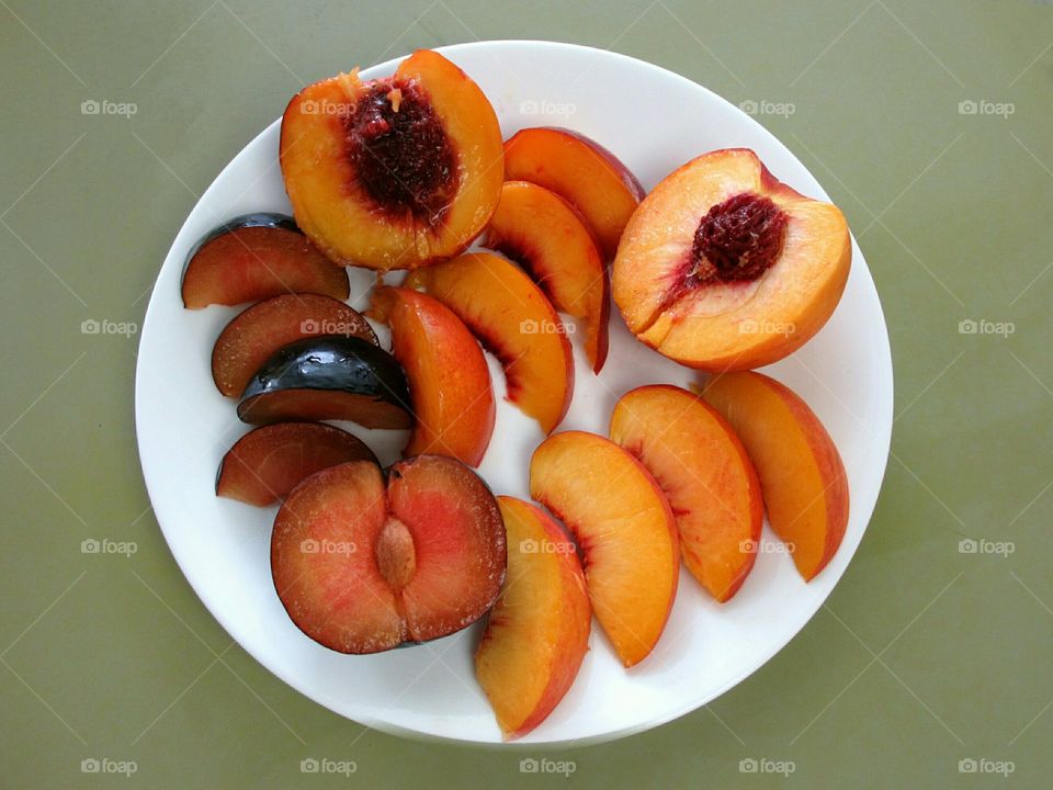 Fruit slice on plate